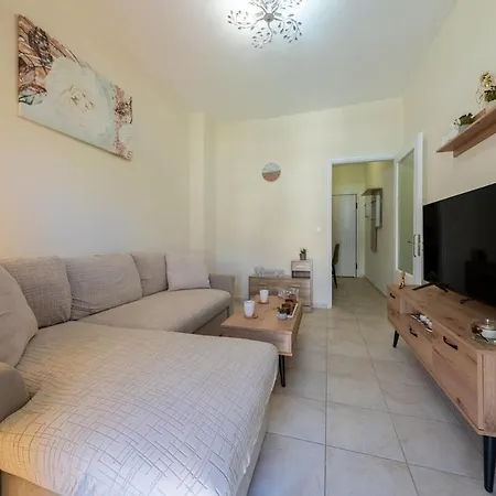 Spiros Downtown شقة